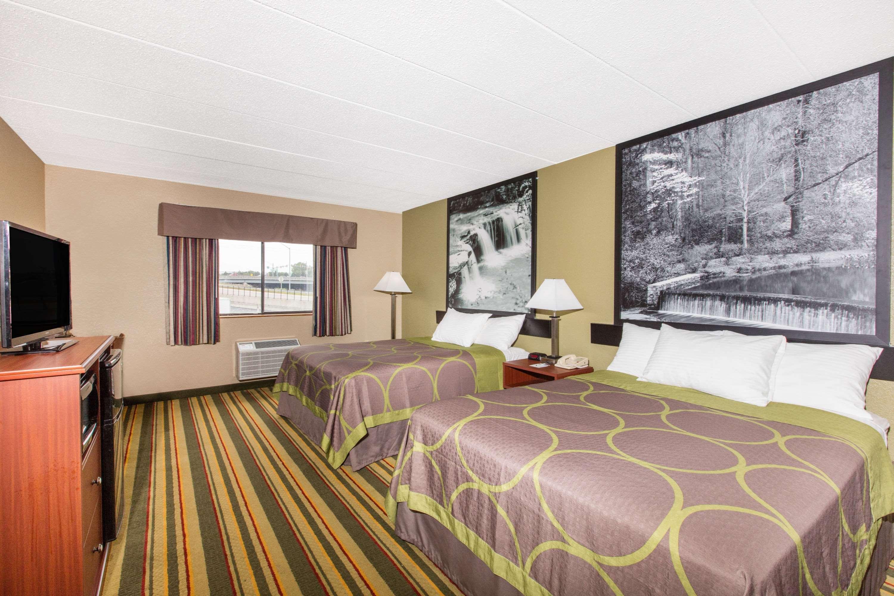 ซูเปอร์ 8 บาย วินด์แฮม เฟรเดอริค Hotel เฟรเดอริก ภายนอก รูปภาพ