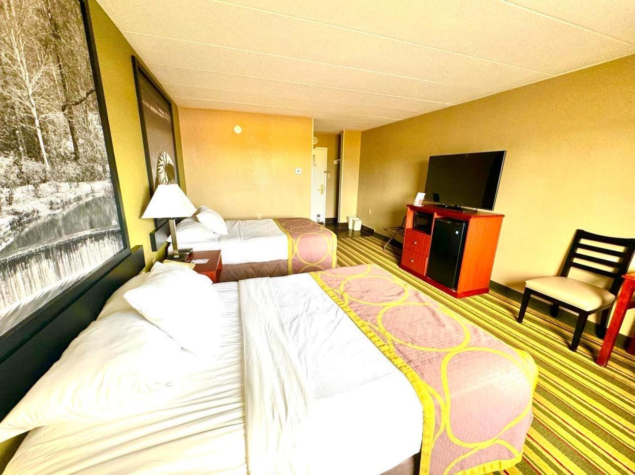 ซูเปอร์ 8 บาย วินด์แฮม เฟรเดอริค Hotel เฟรเดอริก ภายนอก รูปภาพ