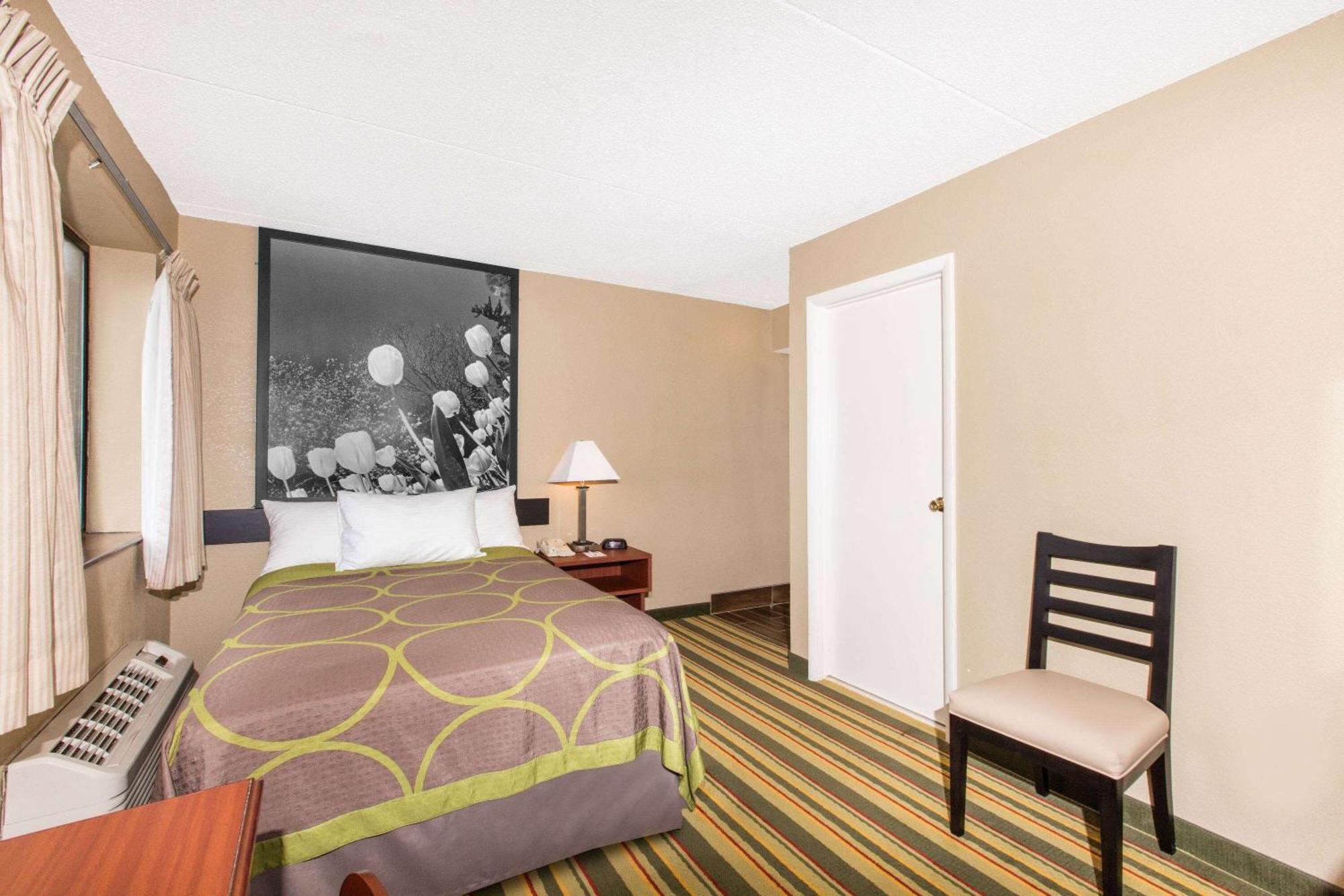 ซูเปอร์ 8 บาย วินด์แฮม เฟรเดอริค Hotel เฟรเดอริก ภายนอก รูปภาพ