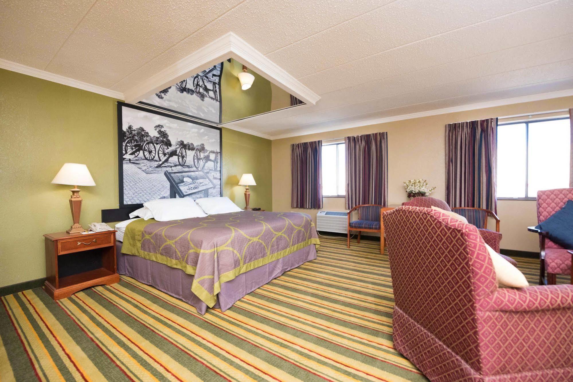 ซูเปอร์ 8 บาย วินด์แฮม เฟรเดอริค Hotel เฟรเดอริก ภายนอก รูปภาพ