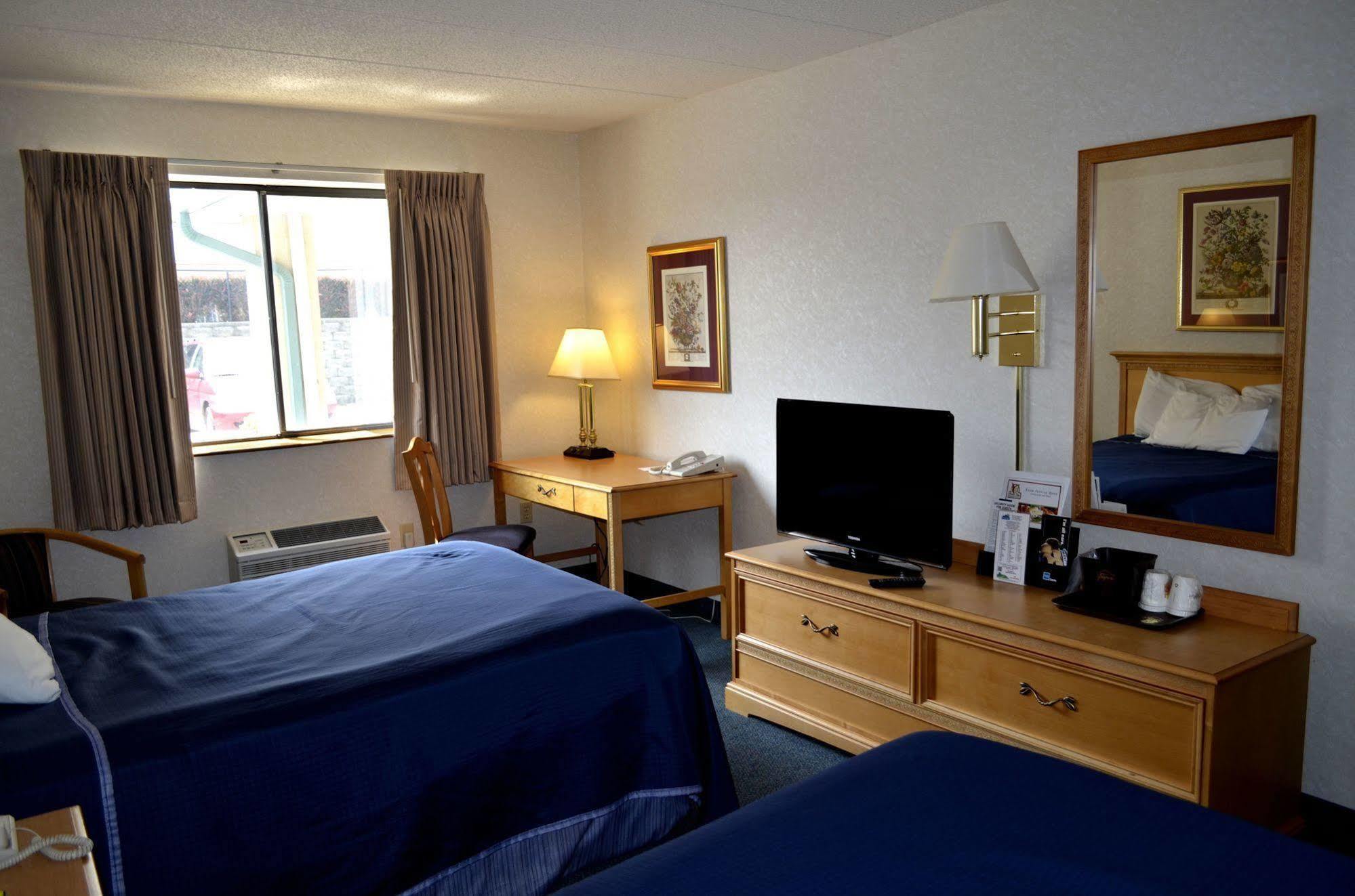 ซูเปอร์ 8 บาย วินด์แฮม เฟรเดอริค Hotel เฟรเดอริก ภายนอก รูปภาพ