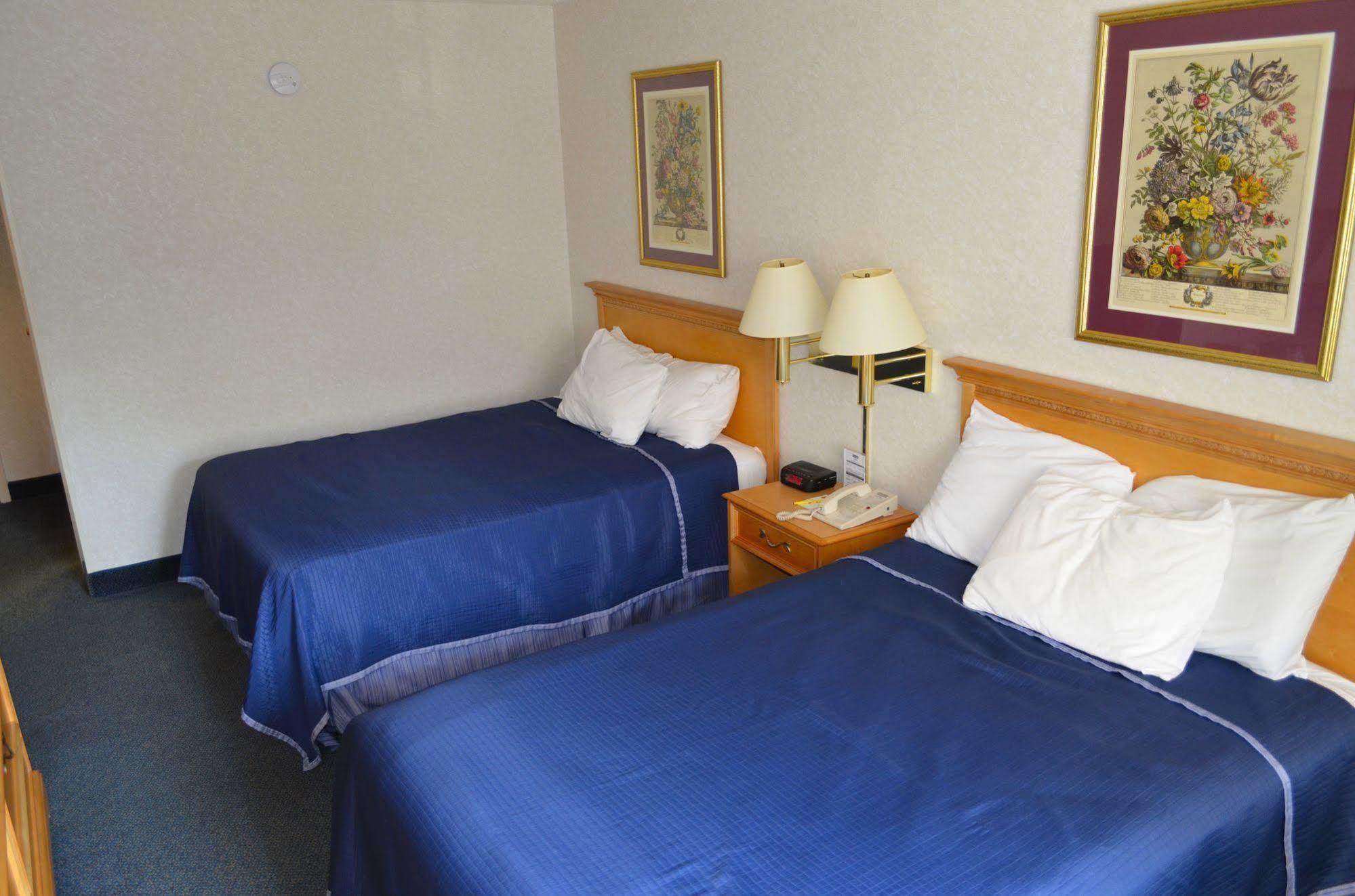ซูเปอร์ 8 บาย วินด์แฮม เฟรเดอริค Hotel เฟรเดอริก ภายนอก รูปภาพ